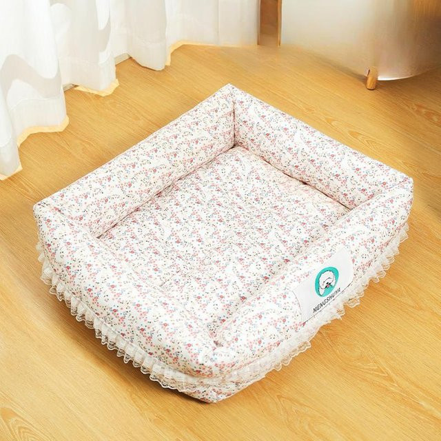 Quadratisches Spitzen-Hunde- und Katzenbett mit floralem Design in Rosa und Grün, Größe S: 35 x 25 cm - Bild 1