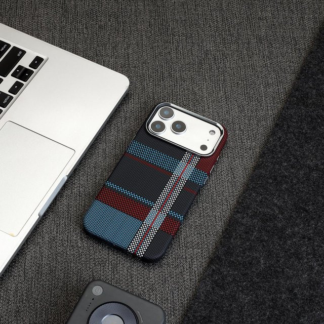 Stoßfeste Magnetische iPhone Hülle mit Karbonfaser-Muster und legiertem Objektivrahmen für iPhone 17 Air 16 15 14 13 Pro Max in Multicolour - Bild 1