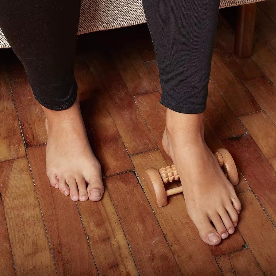 OUUME Holz-Akupressur-Fußroller, Unisex - Bild 3