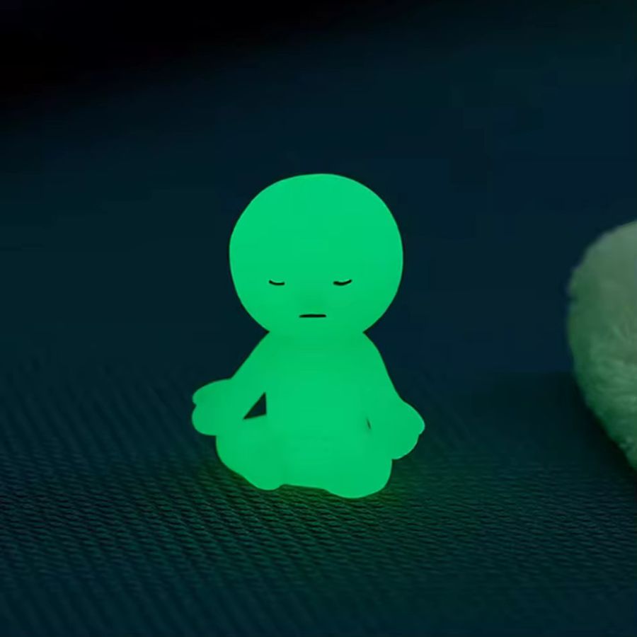 Bandai Nachtleuchtende grüne Puppe Actionfigur als Dekoration und Spielzeug für Kinder und Fans - Bild 3
