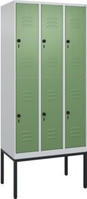 C+P Doppelstock-Spind Classic PLUS Gestell mit 3 Abteilen und Sicherheits-Drehriegel in RAL 6011 Resedagrün, H x B x T: 212 x 90 x 50 cm - Bild 1