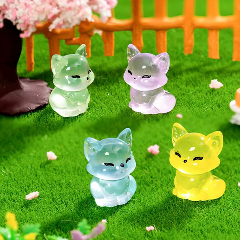 XMSJ Leuchtende Harz-Füchse in 6 Farben, Kleine Tierfiguren für DIY-Basteleien und Gartendekoration, 10 Stück - Bild 4