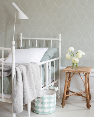 Littlephant Tapete Espalier in Grau und Weiß mit geometrischem Design im skandinavischen Stil