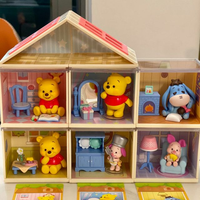 Disney Winnie The Pooh Home Moments Serie Blind Box mit Ferkel und Eeyore als niedliche Figur für dein Desktop Ornament oder als Modell Spielzeug - Bild 1
