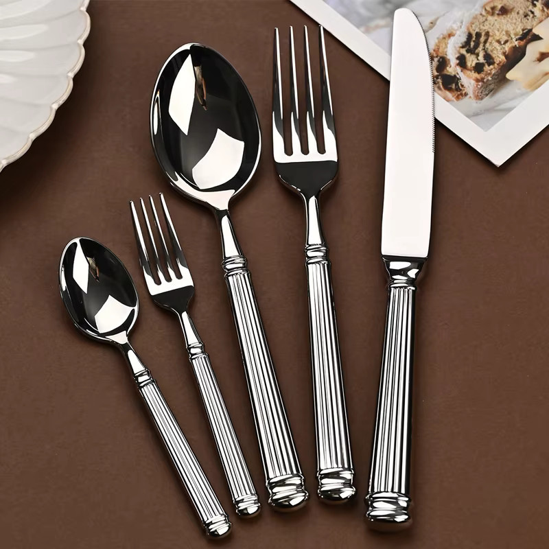 Edles Besteckset aus Edelstahl mit römischem Säulendesign in Silber, bestehend aus Messer, Löffel und Gabel - Bild 5