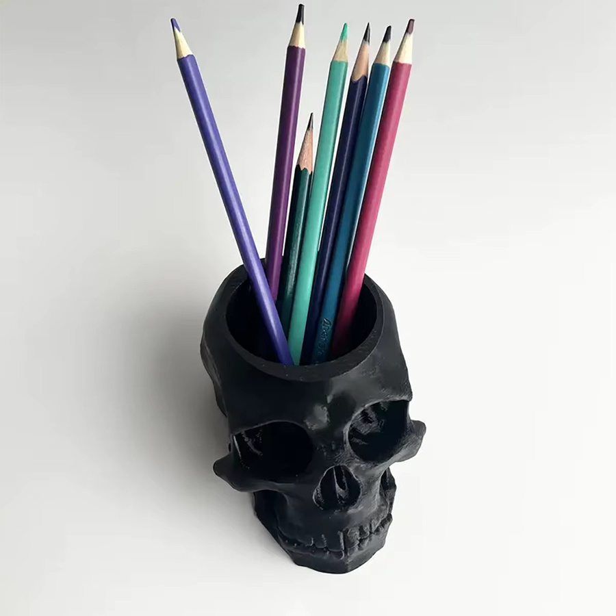 Multifunktionaler Gothic Stifthalter mit schwarzem Totenkopf als Desktop-Organizer für Büro und Make-up-Pinsel aus Kunststoff, Schwarz - Bild 2