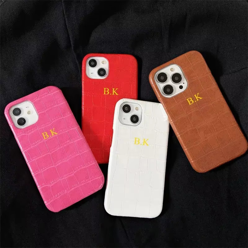 YLUOYI Personalisierte iPhone Hülle aus Luxus Krokodil-Leder PU mit Gold-Silber Initialen für iPhone 17 16 15 14 13 12 Pro Max - Bild 2