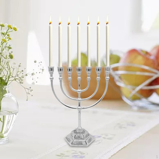 Traditioneller Menora Kerzenhalter mit 7 Zweigen aus Zinklegierung in Silber und Beige, Höhe: 17 cm - Bild 1