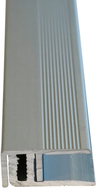 Döllken Profiles Abschlussprofil in Silber inklusive Schrauben und Dübel, Länge: 2700 mm, Breite: 22 mm, Höhe: 15 mm - Bild 1