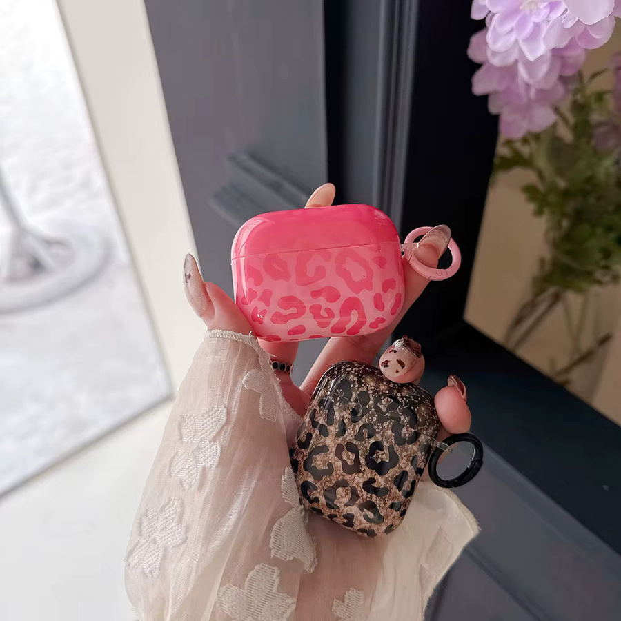 Apple AirPods Hülle mit Leopardenmuster in Schwarz-Rosa und Haken im Retro-Stil für AirPods 1, 2, 3, 4 und Pro 2/3 - Bild 2