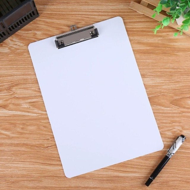 Yiran Furniture Schreibblock A4 als Schreib-Zwischenablage mit flachem Profil und goldenem Clip in Weiß und Gold - Bild 1