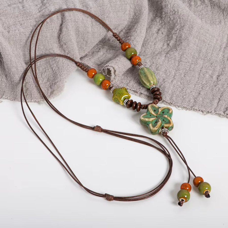 Halskette Keramik, grüner Blüten-Anhänger, Boho, Unisex - Bild 3