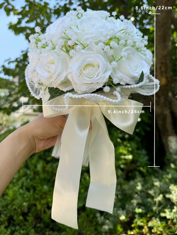 Brautstrauß mit Rosen und Schleierkraut in Weiß und Blau mit Seidenband und Perlenspitze für Hochzeiten und Valentinstag - Bild 2