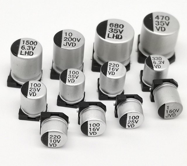 20er Set SMD Aluminium-Elektrolyt-Kondensatoren in Silber mit verschiedenen Spannungen und Kapazitäten - Bild 1
