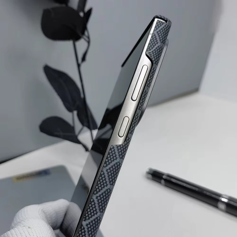 Stoßfeste Aramid-Handyhülle mit Magnetfunktion für Samsung Galaxy S24 Ultra, S25 Ultra und S26 in Schwarz mit Kohlefaser-Kevlar-Design - Bild 2