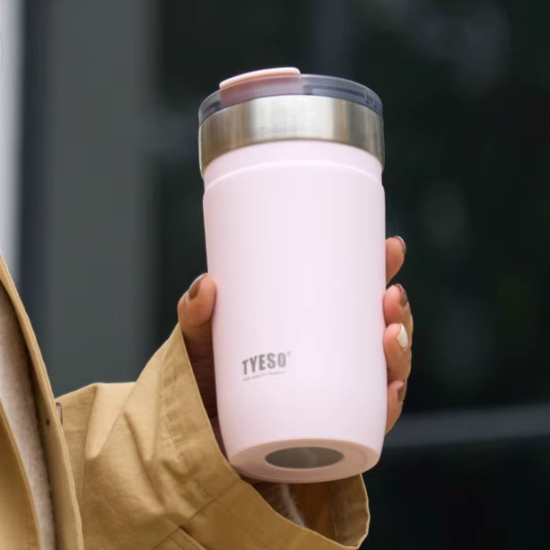 TYESO Isolierbecher mit Strohhalm aus 304 Edelstahl, vakuumisoliert, Farbe: Grün, Volumen: 550 ml / 710 ml - Bild 2