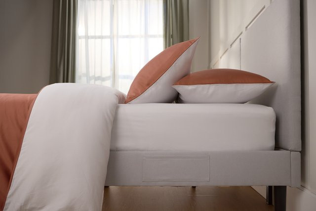 Emma Silken Mako-Satin Spannbettlaken aus Baumwolle, Weiß, 180 x 200 cm - Bild 1