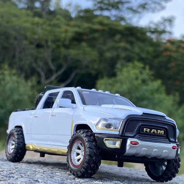Linyi toy car Dodge Ram Txr Pickup, Modellauto, 1:32, Metall, Weiß - Bild 1