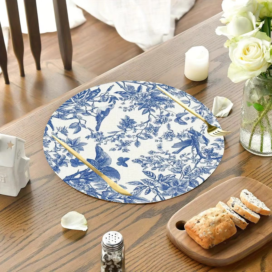 VIKAMA 4er Set Tischsets mit floralem Design in Blau im skandinavischen Stil - Bild 2