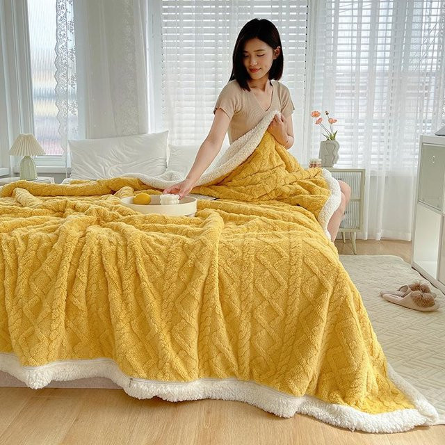 Keep Health Care Winterdecke aus doppelseitigem Flaumplüsch mit 3D-Jacquard, Gelb, B x T: 100 x 150 cm - Bild 1