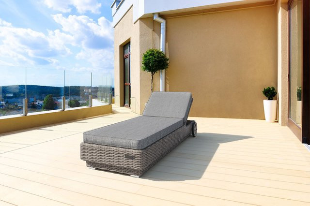 OUTFLEXX Rollliege aus Polyrattan in Grau mit verstellbarer Rückenlehne und Rollen, B/T/H: 200 x 70 x 37,5 cm - Bild 1