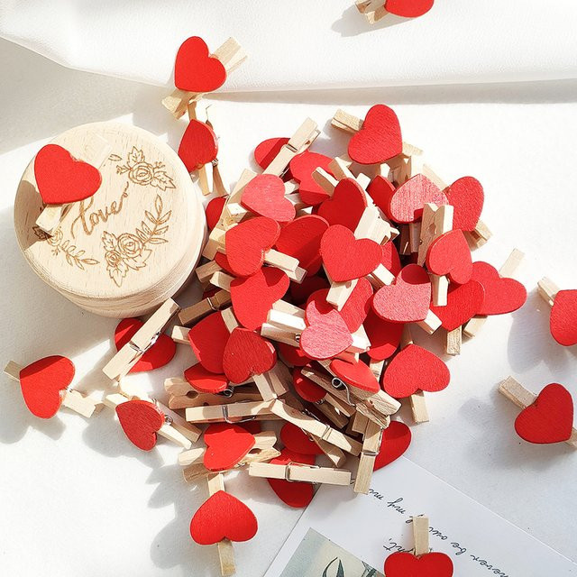 50 Stück rote Herz-Holzwäscheklammern für Valentinstag und Hochzeit von Enanal - Bild 1