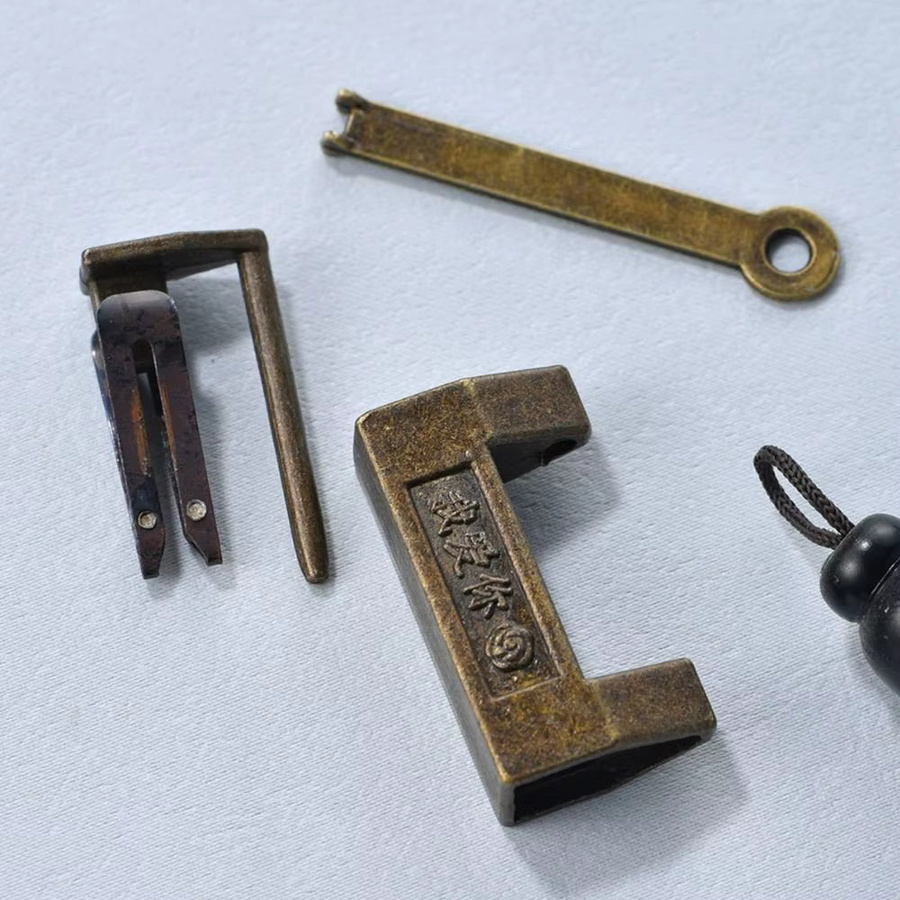Antikes Retro-Vorhängeschloss in Gold als dekoratives Vintage-Chinesisches Mini-Schloss mit Schlüssel für kleine Holzschmuck-Aufbewahrungsboxen aus Metall - Bild 5