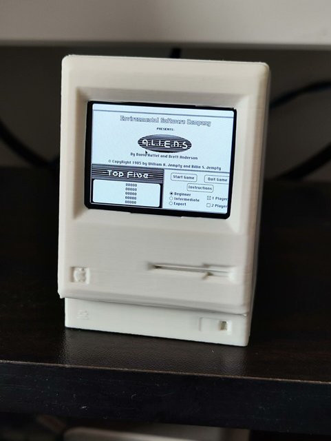 Retro Mini Mac Handheld Computer mit MacOS auf RP2040, 2-Zoll-Monochrombildschirm, Gehäuse in Weiß - Bild 1