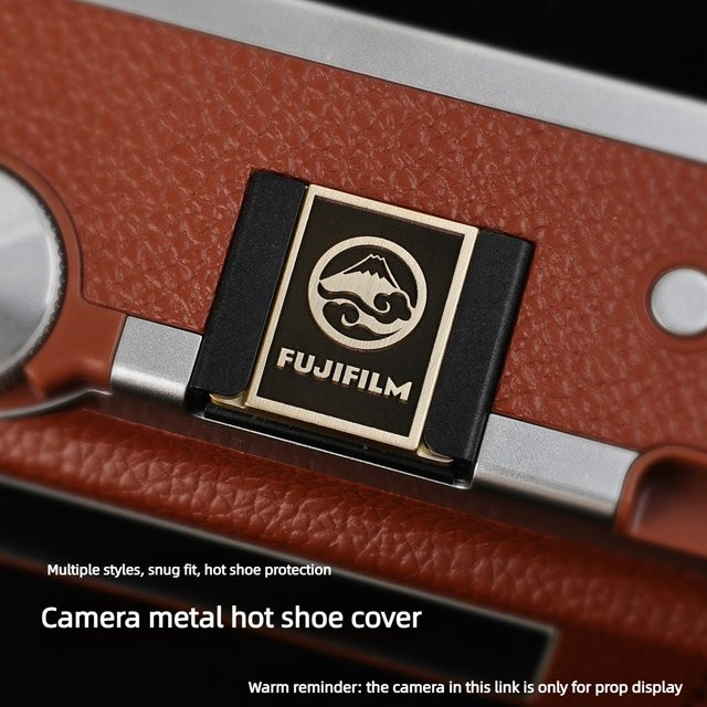 Fujifilm Kamera Blitzschuhabdeckung aus Metall in Grau als Auslöser-Schutzkappe für XS10 XS20 XM5 XE4 XT5 XT30 XT50 XH2S - Bild 1