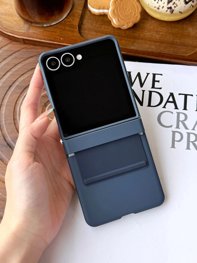 Samsung Handyhülle mit Gummiband-Scharnier für Samsung Z Flip 7, 6, 5, 4, 3 in Transparent, matte und schlanke Abdeckung - Bild 5