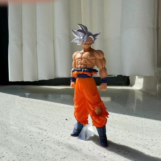 Yiran toy 1 Dragon Ball Son Goku Anime Modell Figur, 10cm, grau, ab 6 Jahren - Bild 1