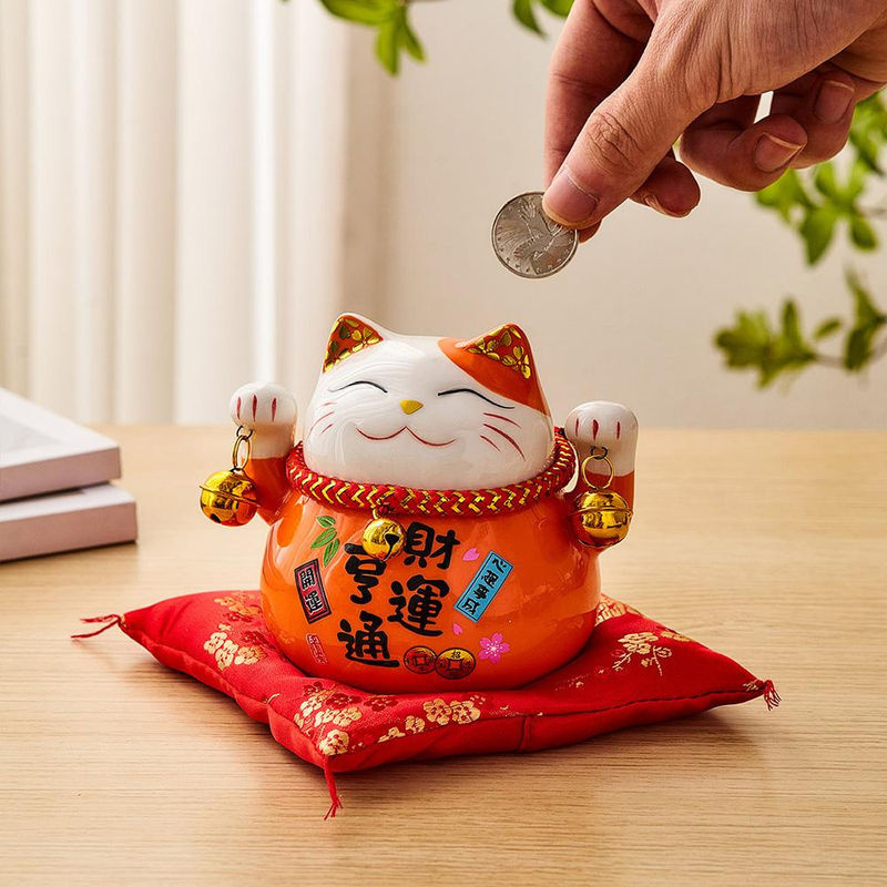 Dekorative Glückskatze aus Keramik und Emaille in mehrfarbigem Design im orientalischen japanischen Stil - Bild 3