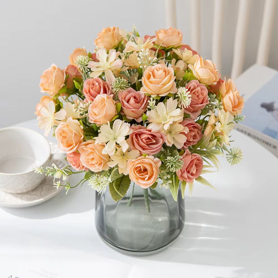 Weißer Hochzeitskranz mit künstlichen Seidenrosen für Tischdekoration und Festivals - Bild 1