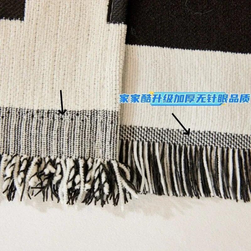 Universeller Sofabezug aus Chenille in Schwarz, doppelseitig und maschinenwaschbar, B/B: 180 x 90 cm - Bild 2