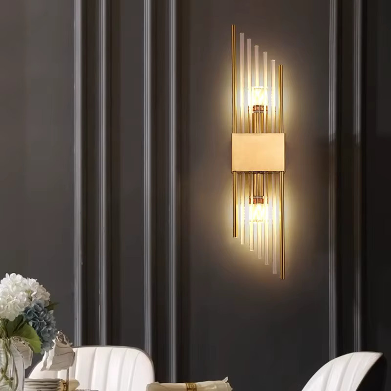 BOSSEN Kristallglanz-Wandleuchte aus Glas und Messing in Gold, dimmbar mit LED-Neutrallicht für dein Wohnzimmer - Bild 1