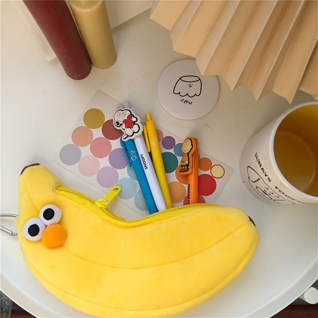 XYNN Plüsch Stiftetasche in Gelb mit Herz-Design und großem Fassungsvermögen - Bild 1