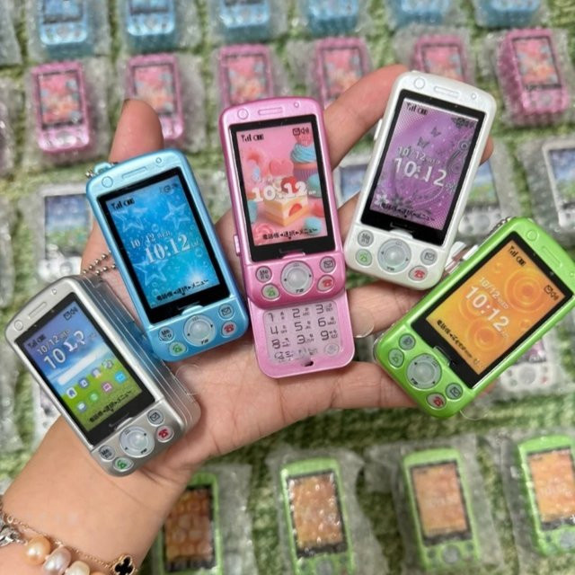 Bandai Spirits Mini Slide Phone Shape Recorder, Twisted Egg Phone, mit Aufnahme- und Wiedergabefunktionen - Bild 1