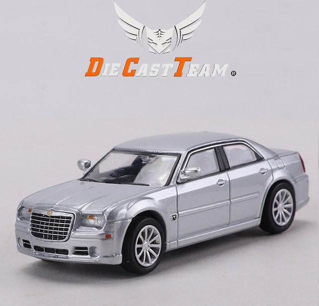 DCT/SHADOW Chrysler 300C SRT8, Diecast Metallmodell, 1:64, ab 14 Jahren - Bild 1
