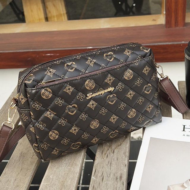 Dreilagige Kameratasche im koreanischen Stil mit Stickerei und Make-up-Tasche von Household supplies MH in Grün, Schwarz, Braun oder Gelb - Bild 1