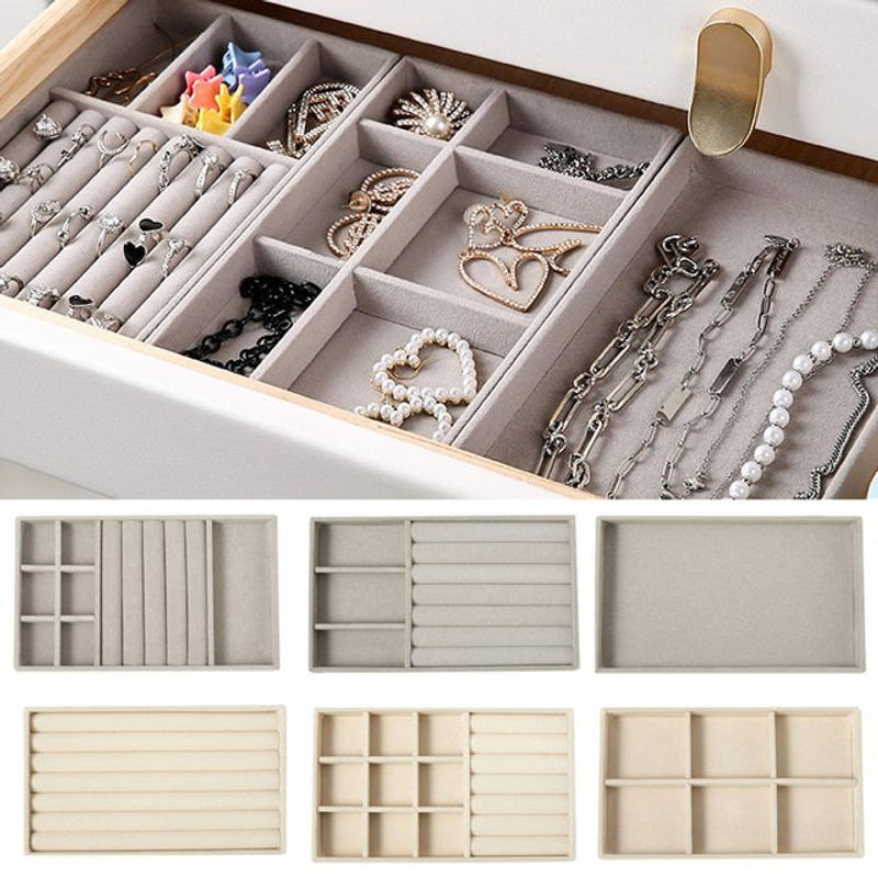 Schmuck-Display-Tablett aus Samt in Beige als Organizer für Halsketten, Armbänder, Ohrringe und Ringe - Bild 1