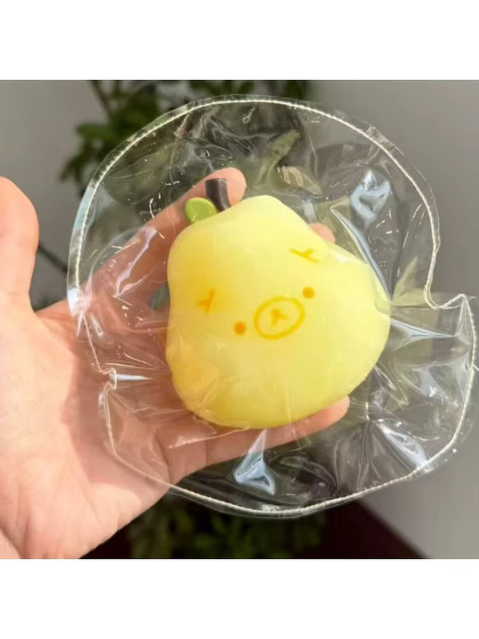 Gelbes Kawaii Birnen-Mochi Squishy Spielzeug aus weichem TPR als Stressabbau-Fidget-Toy und Schreibtischschmuck - Bild 2