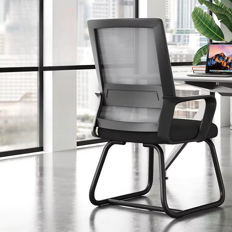 Ergonomischer Computerstuhl von LIUSHADUOLA in Schwarz mit Netzstoff und Metallgestell - Bild 3