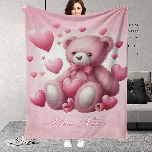 Personalisierte ZIZ Kuscheldecke mit rosa Bären-Design und Herzen in Pink - Bild 1