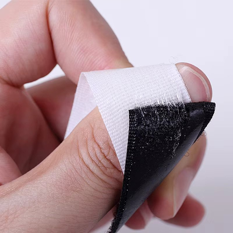 Extra stark klebendes Klettband aus Nylon in Schwarz, 2 m Rolle - Bild 4