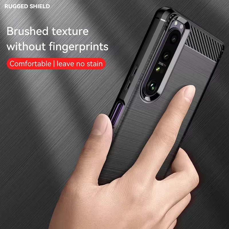 Sony Xperia 10 1 5 II III IV V VI Schutzhülle aus weichem Silikon mit Carbon-Faser-Optik und gebürsteter Textur in Schwarz - Bild 2