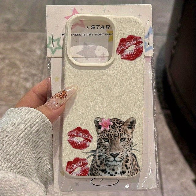 Apple Schutzhülle für iPhone 17, 16, 15 Serien mit Leopardenmuster, Lippendruck und Litschi-Design in Beige - Bild 1