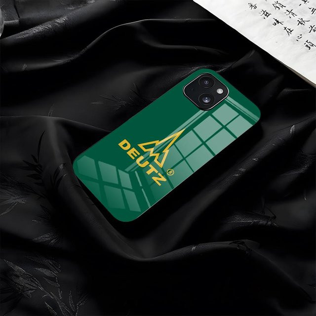 Handyhülle mit Deutz Traktor Motiv für iPhone 17 Pro Max, 16, 15, 14, 13, 11 Plus inklusive Glasabdeckung in Grün - Bild 1