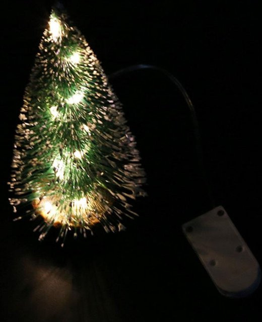 6er Set Künstliche Mini-Weihnachtsbäume von OutsideWorld mit LED-Licht in Grün, Höhe: 15 cm, Tischdekoration für Weihnachten, Party und Hochzeit - Bild 1