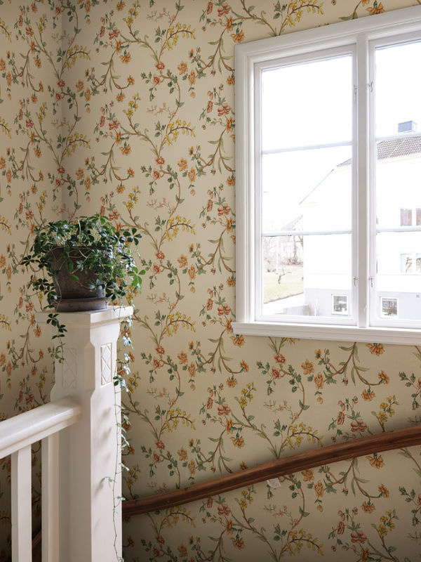 Sandberg Mural Clara Tapete mit floralem Muster in Oat und Yellow im skandinavischen Stil aus Vlies - Bild 2