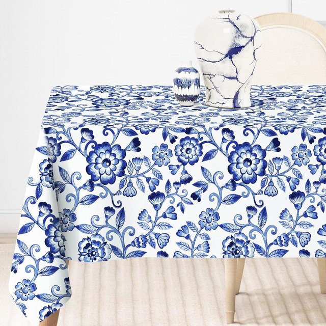 Wasserdichte rechteckige Tischdecke von JMG Household Supplies mit floralem Muster in Weiß, Blau und Grau, B/T: 140 x 90 cm - Bild 1